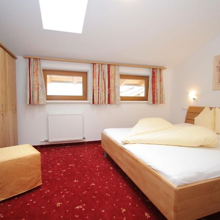 Charming Apartment In Uderns With Balcony 외부 사진