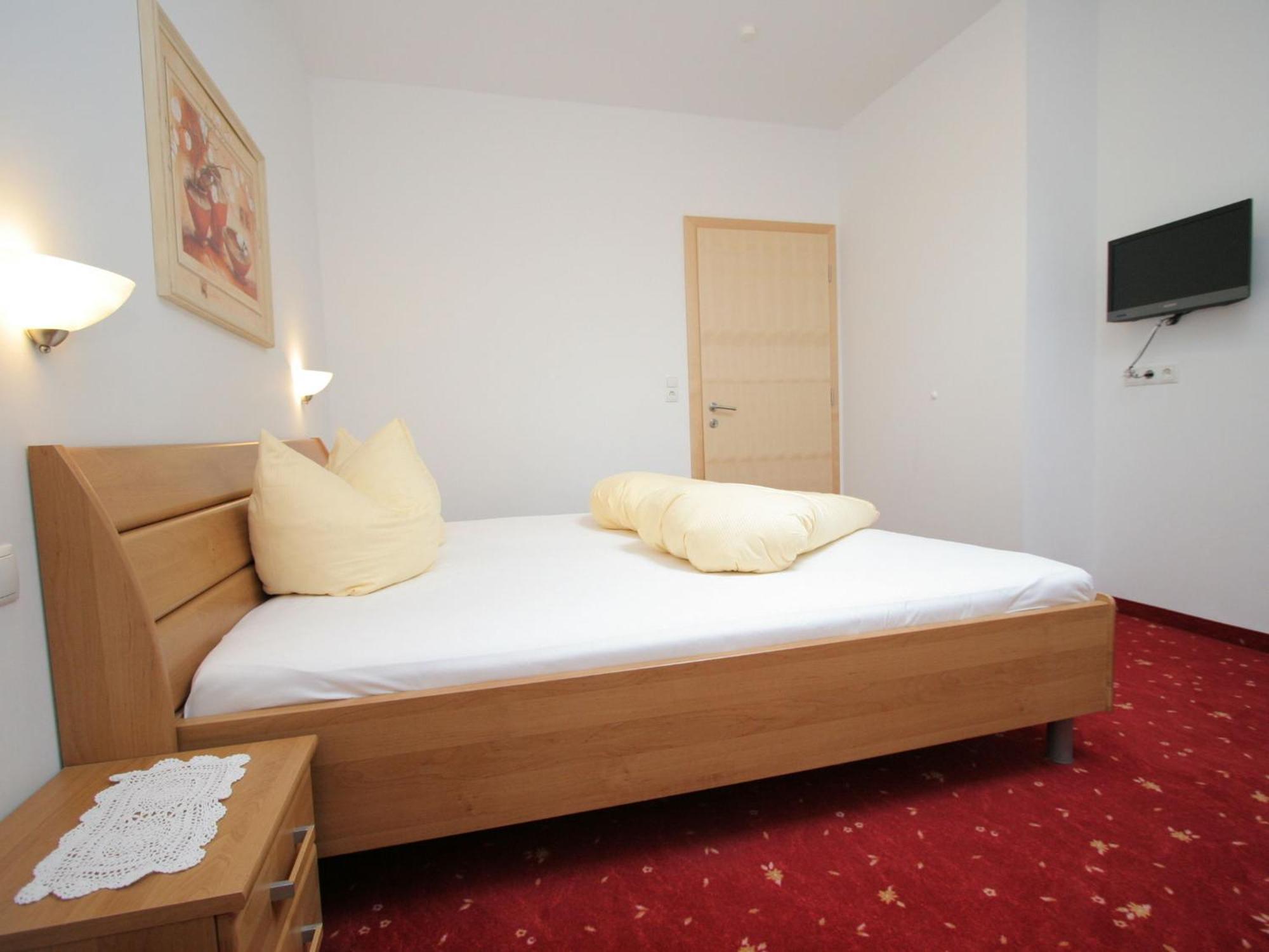 Charming Apartment In Uderns With Balcony 외부 사진