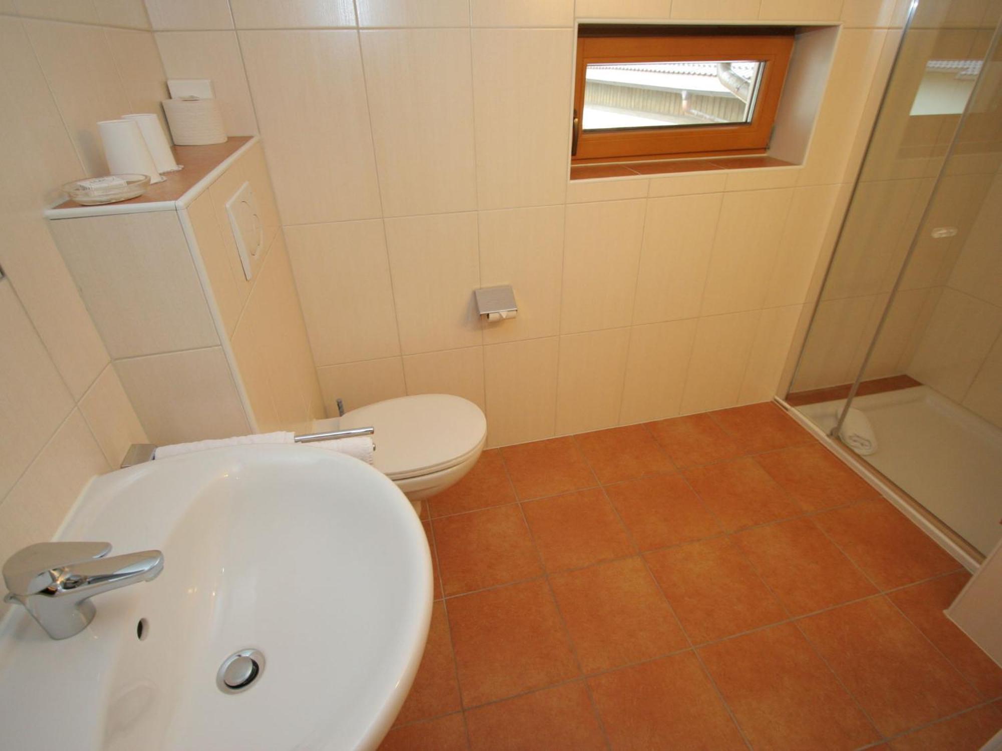 Charming Apartment In Uderns With Balcony 외부 사진