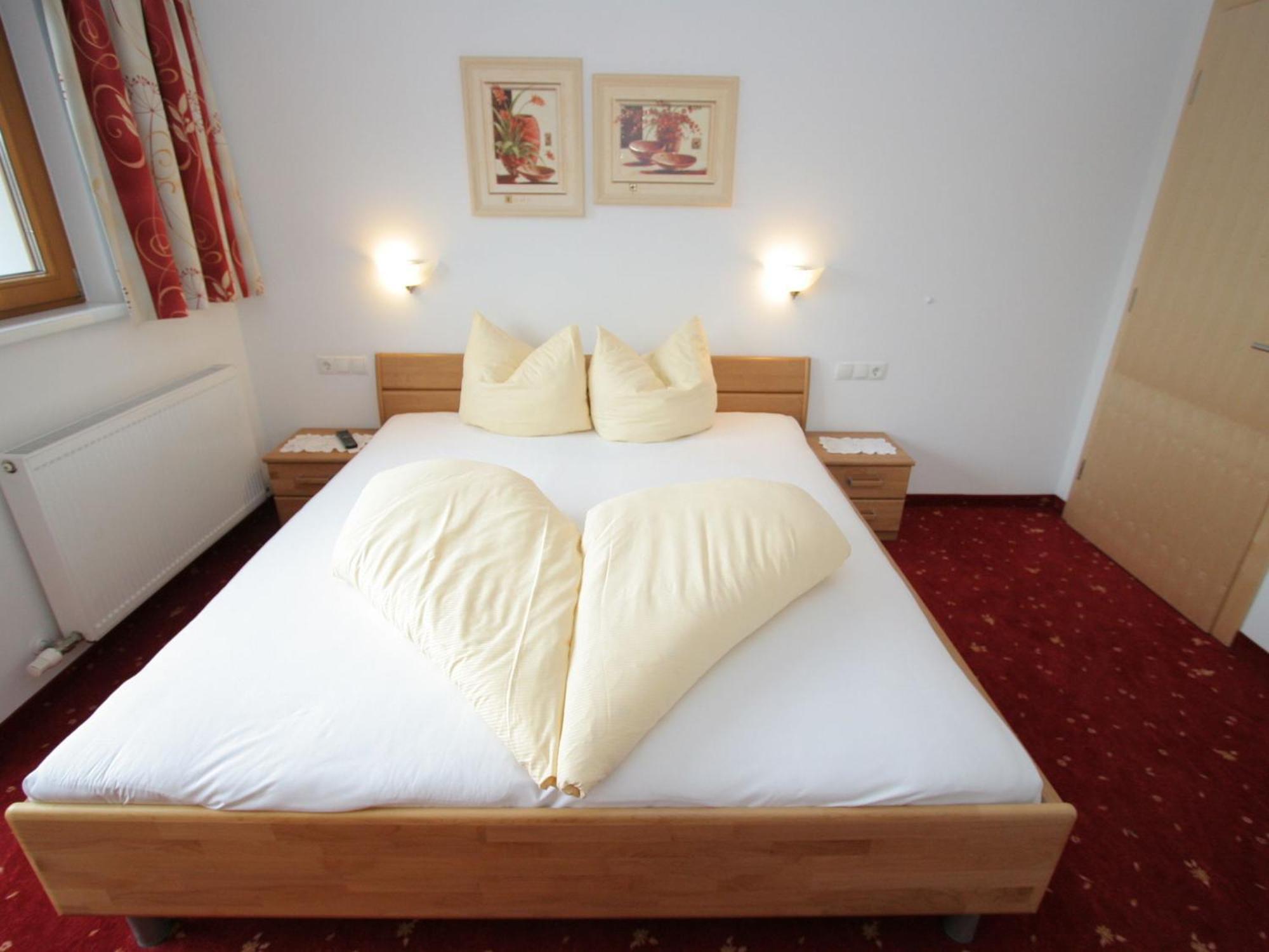 Charming Apartment In Uderns With Balcony 외부 사진