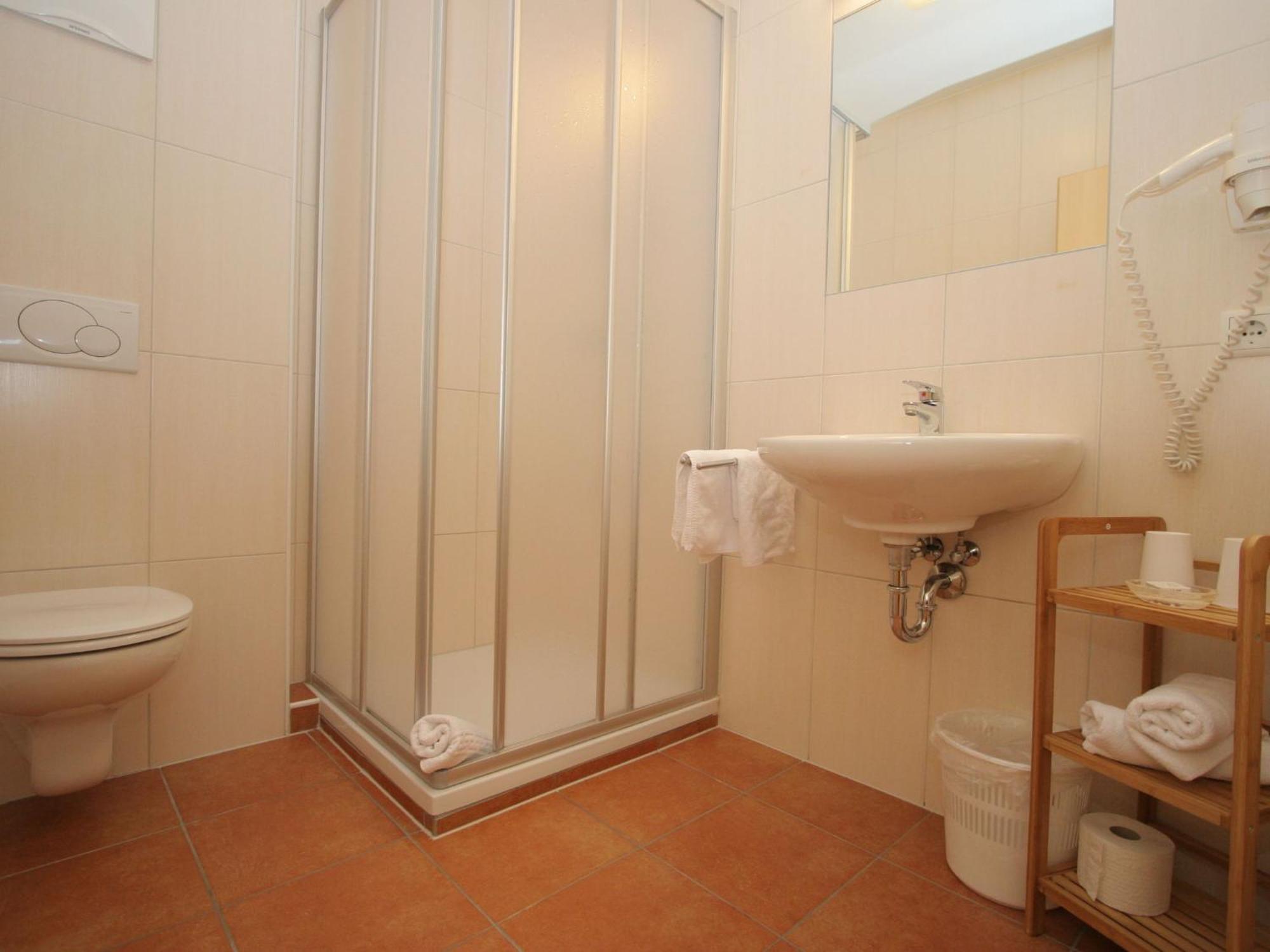 Charming Apartment In Uderns With Balcony 외부 사진