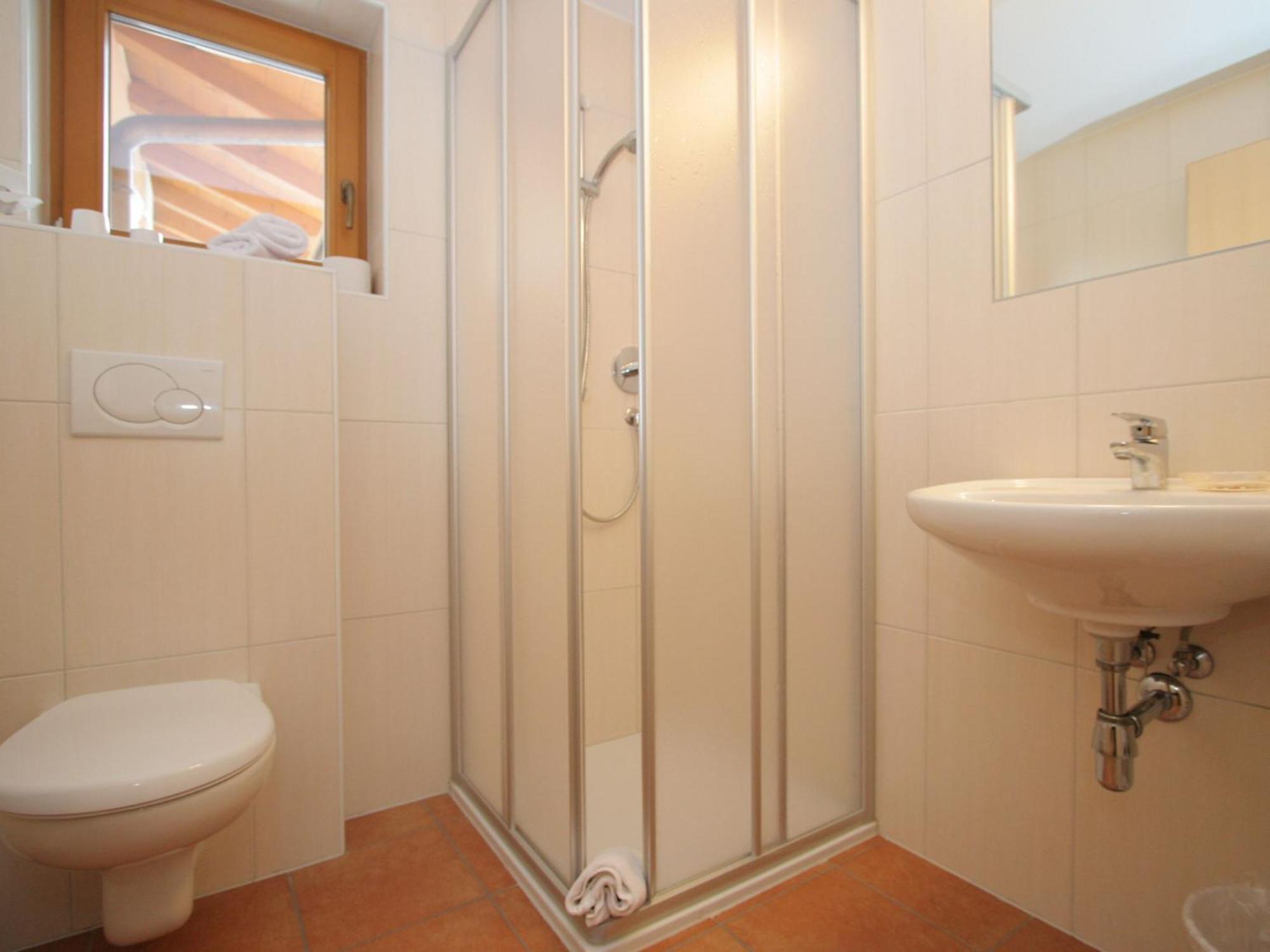 Charming Apartment In Uderns With Balcony 외부 사진