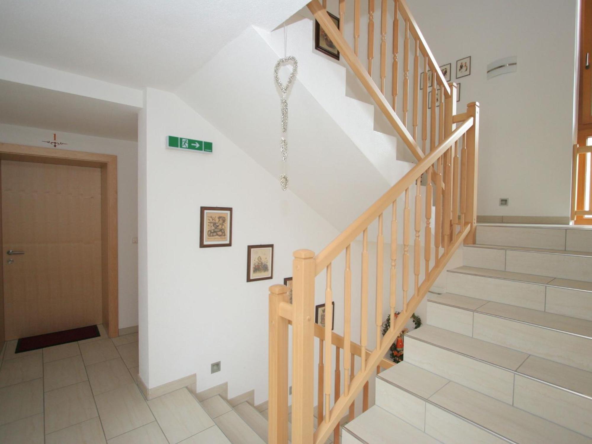 Charming Apartment In Uderns With Balcony 외부 사진