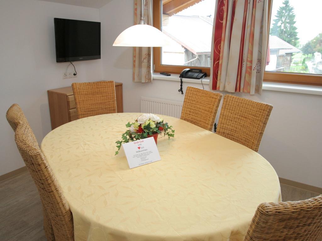 Charming Apartment In Uderns With Balcony 외부 사진
